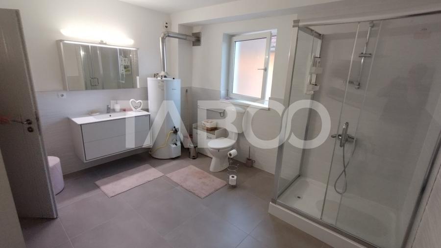 Casa de inchiriat cu 4 nivele avand etajele in regim hotelier Strand - 18