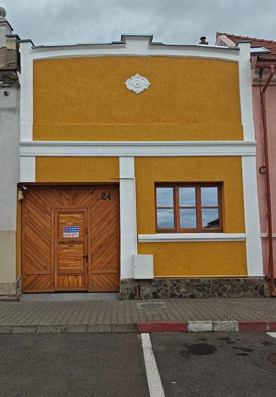 Casa de vanzare/de inchiriat in Centrul Reghinului - 2