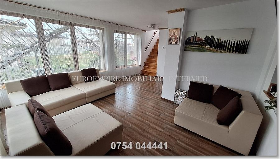 Vila+casa de vanzare zona Km 5 - 10