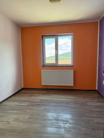 Apartament de vanzare cu 1 camera in Floresti, tip open space si dormitor, finisat, balcon, cu PARCARE, pe strada Florilor 41 - 6