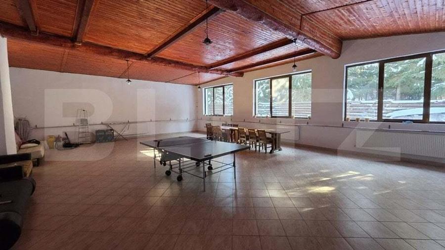 Cabana de vanzare, 8 camere,teren 1500 mp, zona Colibi?a-Malul Lacului - 2