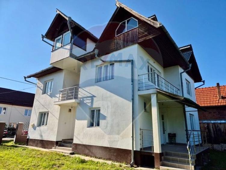 Casa / Vila cu 6 camere de vanzare - 4