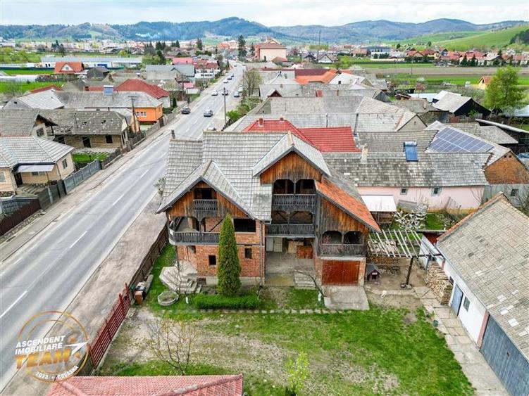 Ansamblu:doua case+anexe+domeniu de 10.101mp, Intorsura Buzaului,Covasna: FILM& - 14