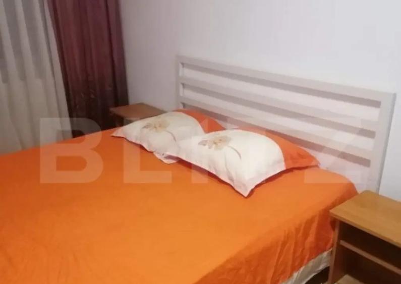 Apartament spatios de vanzare, 5 camere, 93 mp, zona Hotel D - 11