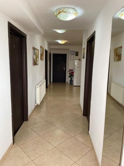 Inchiriez camere in vila zona Delfinariu - 4