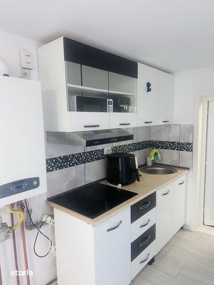 Inchiriez apartament 3 camere - 1