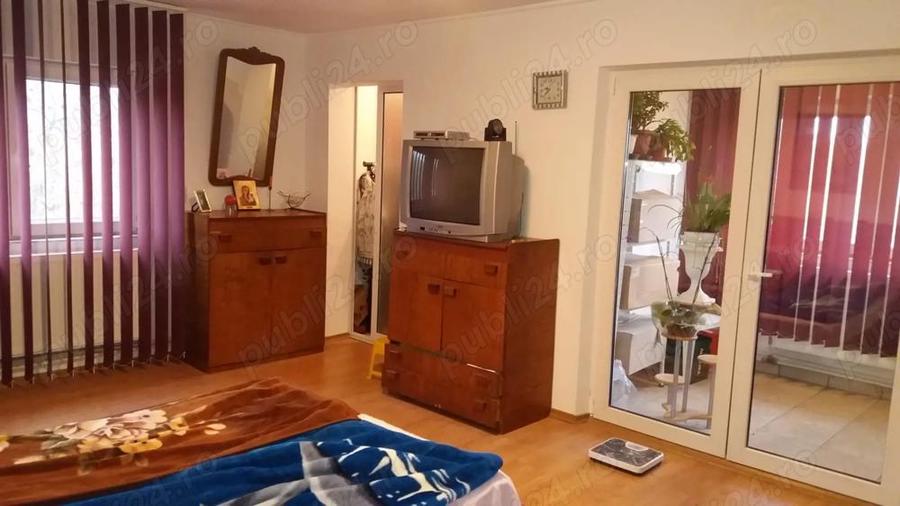 casa si teren de vanzare - 1
