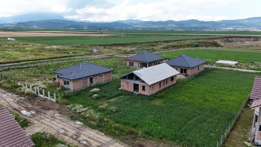 Comision 0! Casă la Roșu + Teren 500 mp – Cristian - Autorizată 2024 - 1