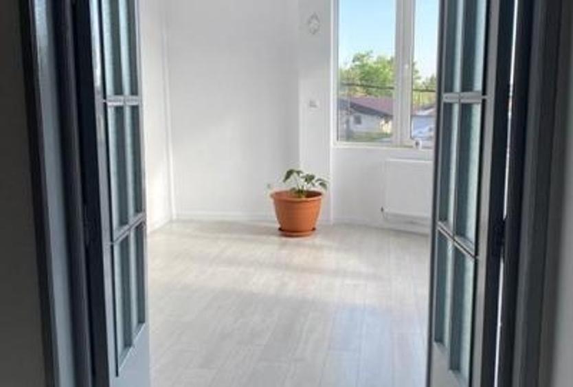 Apartament 5 camere  etajul 1 Crangasi 5 min distanta fata de Statia de Merou - 1