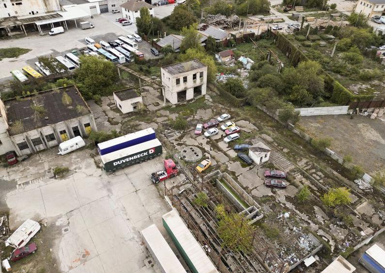 Teren industrial de 6,820mp Strada Poetului - 5