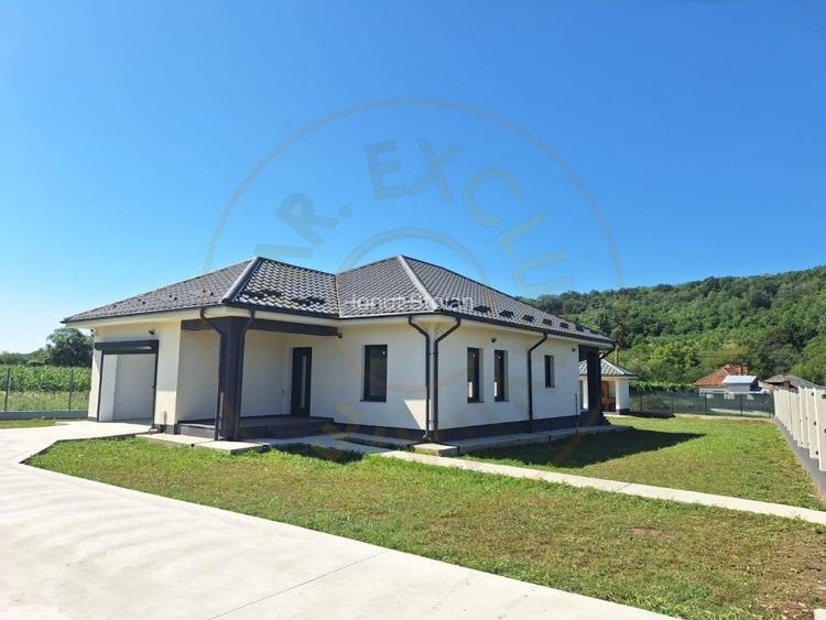 Casa de vanzare in Draganu, jud. Arges - priveliste de poveste, confort modern!