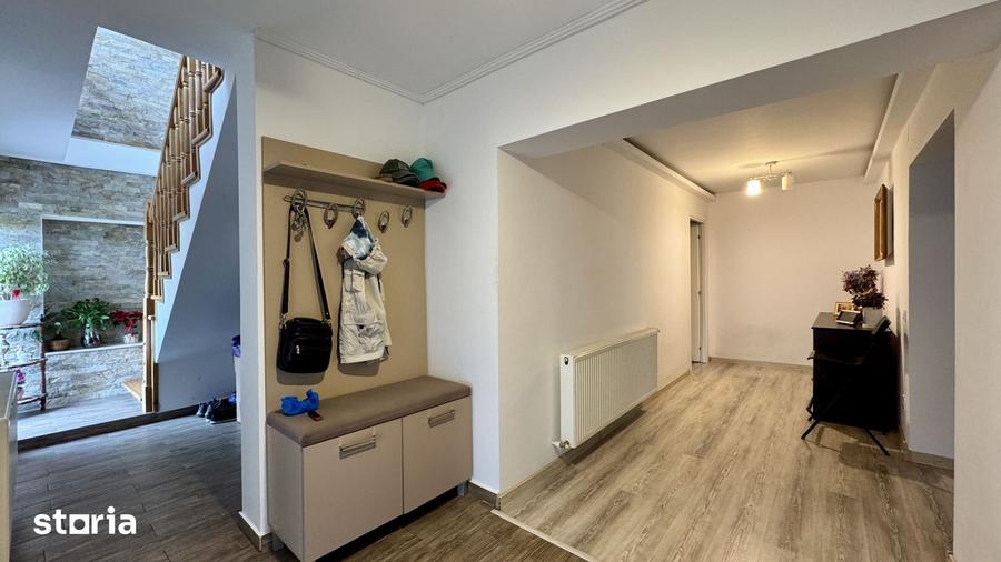 Casă cu 4 camere cu Teren 300 Mp în Tunari
