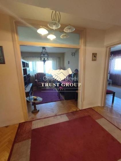 Apartament cu 4 camere decomandat în Magheru