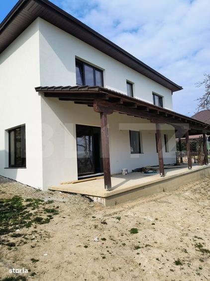 Casa spatioasa de vinzare,ideala pentru confort si liniste - 1