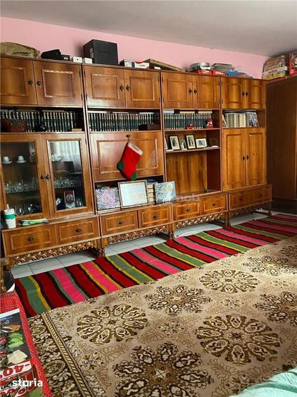 Casa cu etaj, teren 357 mp , pretabila - clinica, birouri, locuinta - - 1
