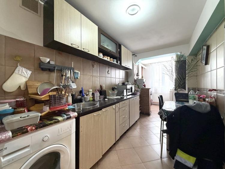 Apartament 3 camere,  78mp utili, etaj 2, balcon 4 mp - Zona Dacia - 8