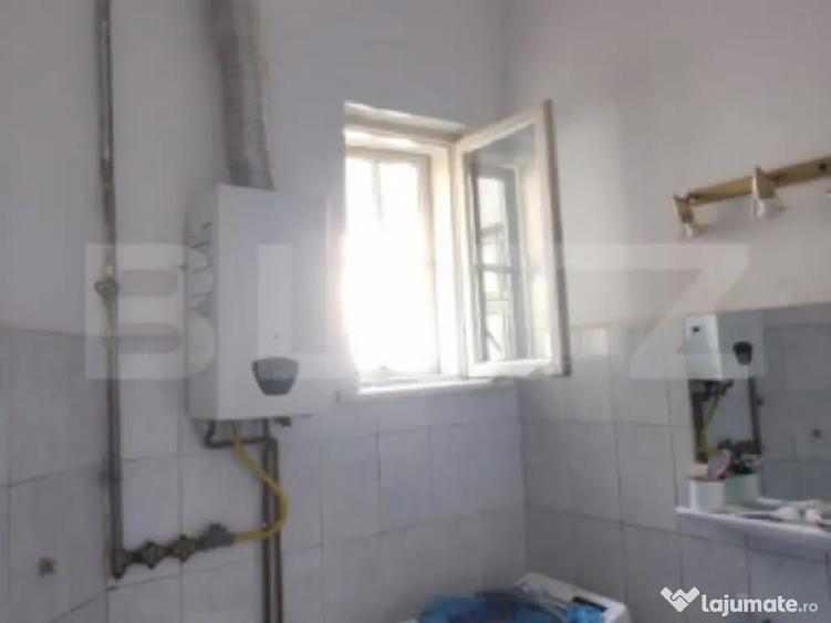 Casa 4 camere , teren 285 mp, zona semi-centrala - 13