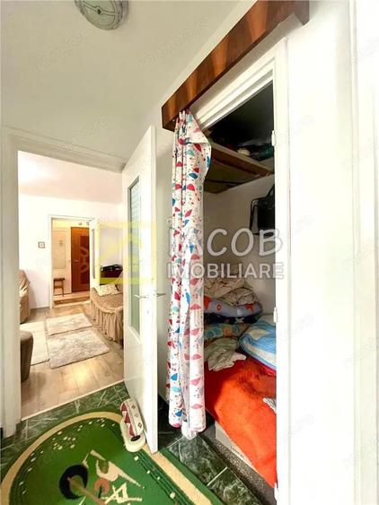 Apartament cu doua camere semidecomandate, zona Aviatori, Bacau - 6
