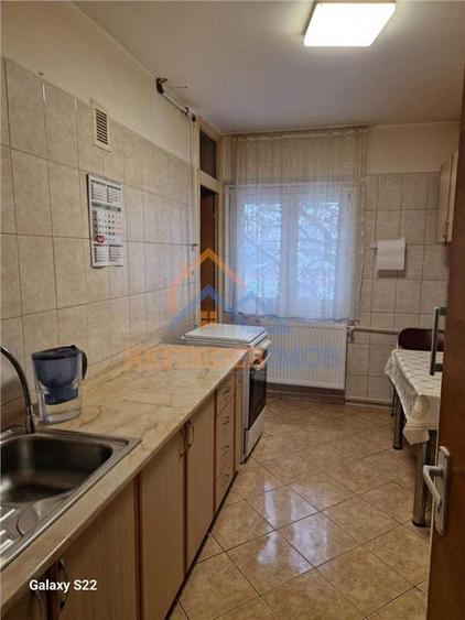 Apartament cu 3 camere decomandat, mobilat în Rahova