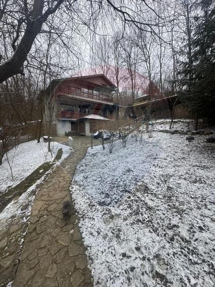 Casă / Vilă cu 7 camere de vânzare - 2