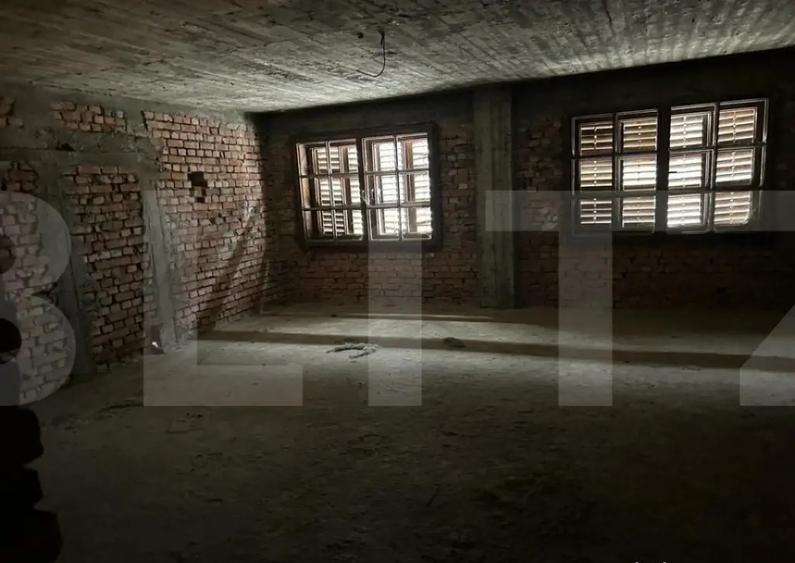 Casa spa?ioasa cu poten?ial imens in inima ora?ulu - 3