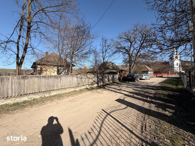 Casă cu 2 camere cu Teren 1605 Mp în Boroșneu Mare