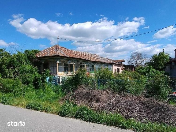 Casă cu 4 camere cu Teren 2300 Mp în Grădinari