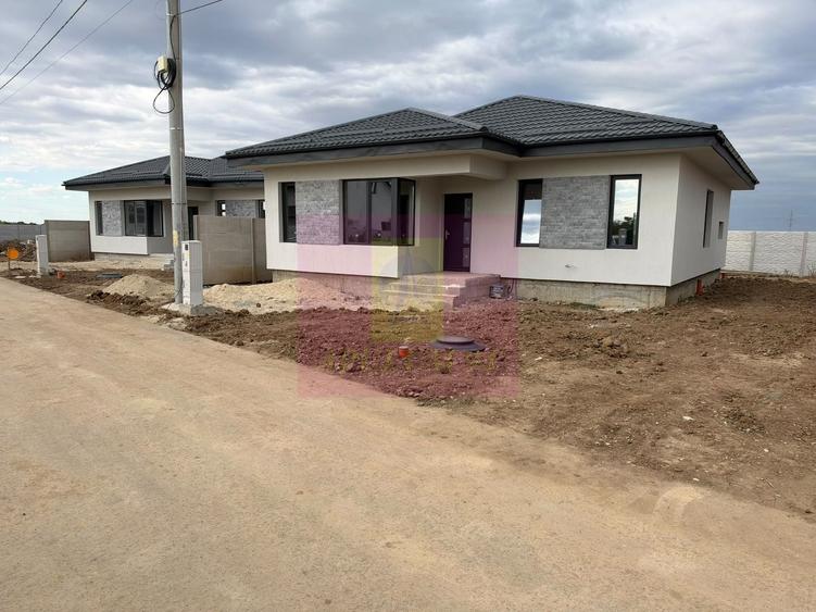 Casă noua 4 camere, apă, canalizare, gaze, asfalt, Dragomiresti Vale - 2