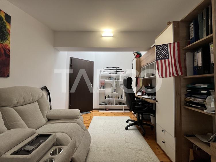 Apartament cu 5 camere semidecomandat, mobilat în Mănăștur
