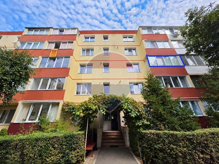 Apartament cu 2 camere decomandat, mobilat în Planete
