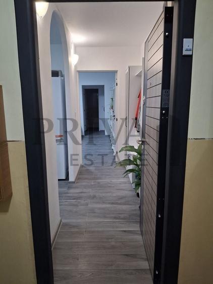 Apartament cu 2 camere semidecomandat, mobilat în Dâmbovița