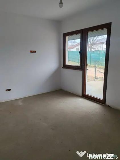 Casă cu 3 camere cu Teren 5000 Mp în Tăuții-Măgherăuș