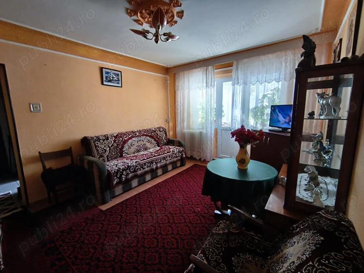Apartament cu 3 camere semidecomandat în Zimbru