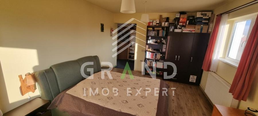 Apartament cu 2 camere decomandat, mobilat în Bulgaria