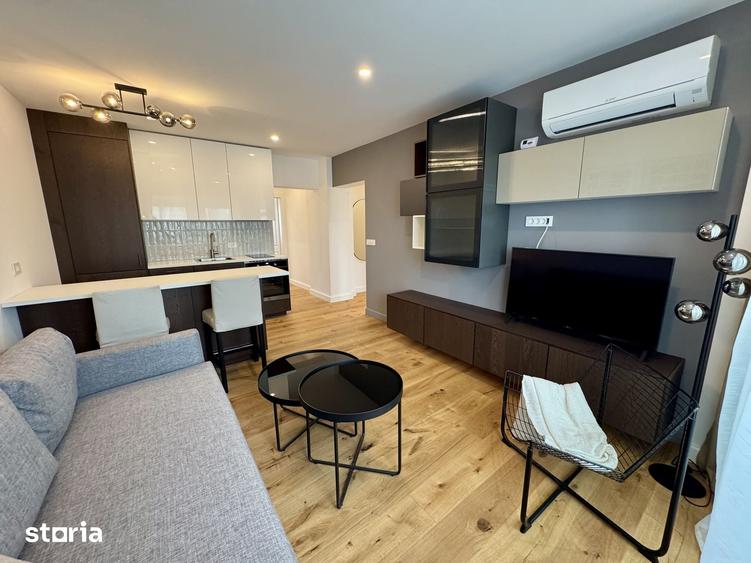 Apartament cu 3 camere decomandat în Intim