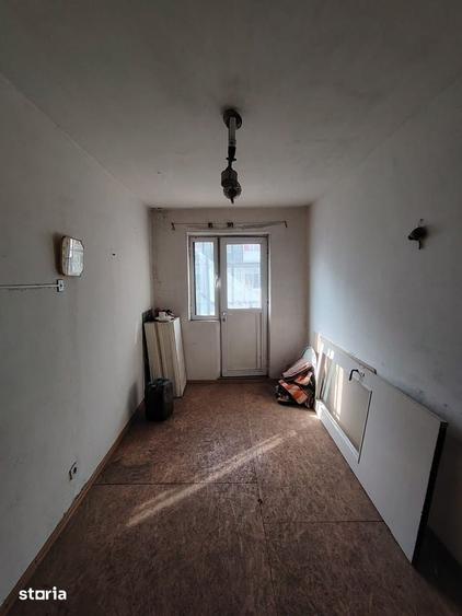 Apartament cu 2 camere semidecomandat în Micro 11