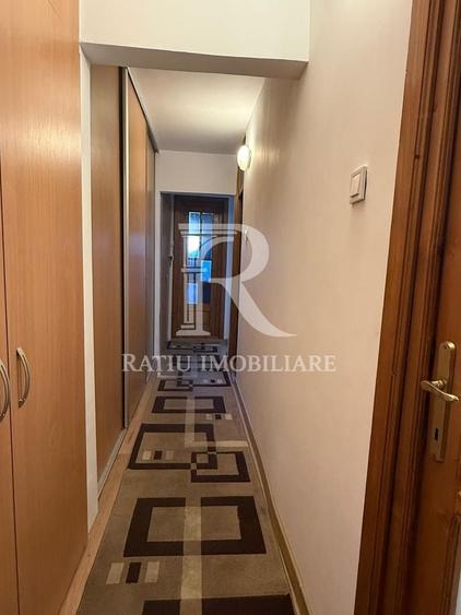 Apartament cu 3 camere decomandat, mobilat în Decebal