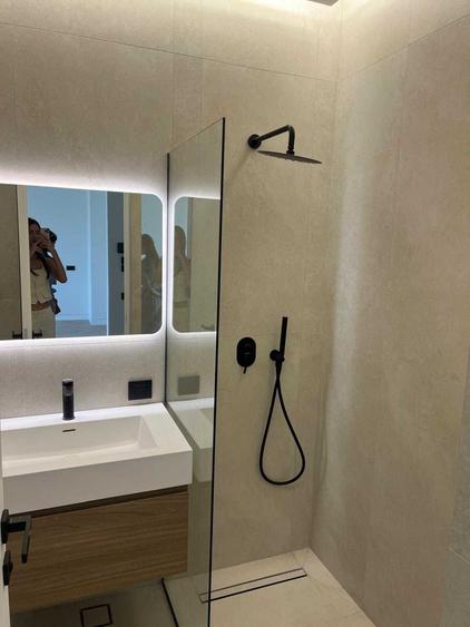 Apartament cu 4 camere decomandat în Floreasca