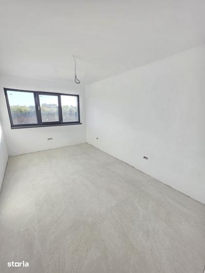 Casă cu 4 camere cu Teren 500 Mp în Central