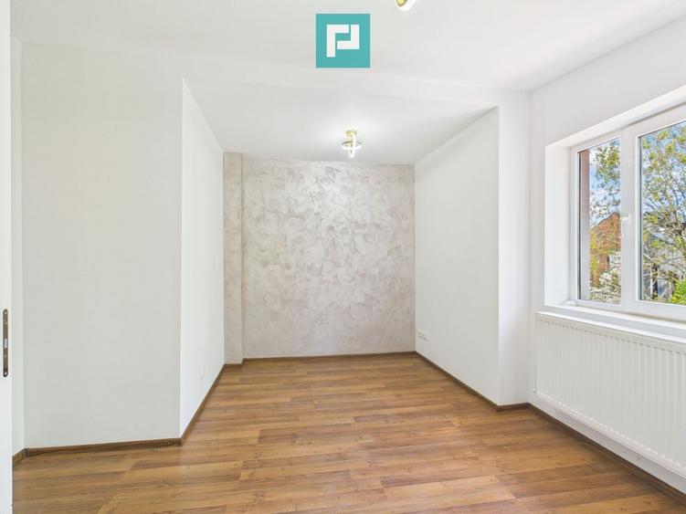Apartament cu 3 camere decomandat, mobilat în Dumbrăvița