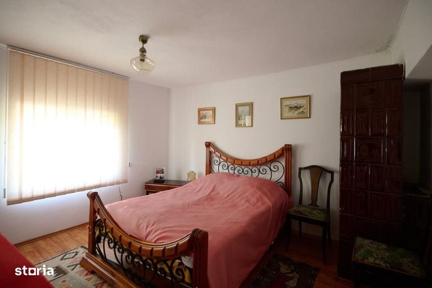 Casă cu 4 camere în Valea Mare