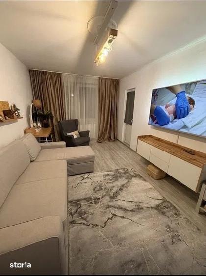 Apartament cu 3 camere decomandat în Vatra Luminoasă