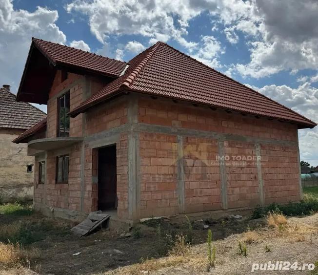 Casă cu 5 camere cu Teren 1900 Mp în Bulgăruș