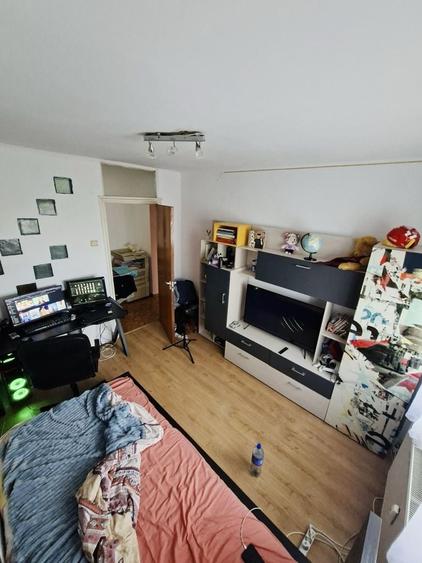 Apartament cu 3 camere decomandat în 1 Decembrie 1918