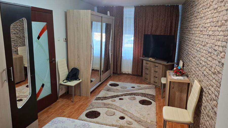Garsonieră decomandată în Central