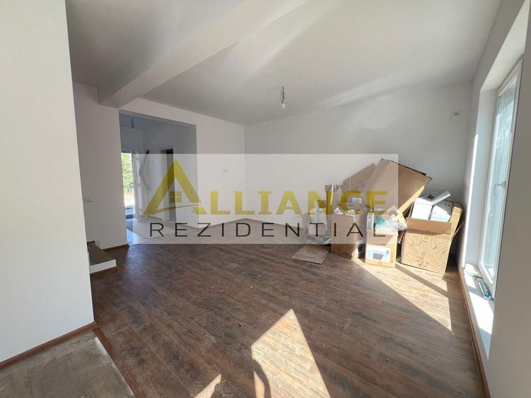 Casa Individuala - 4 camere - 400 M de STV - 9