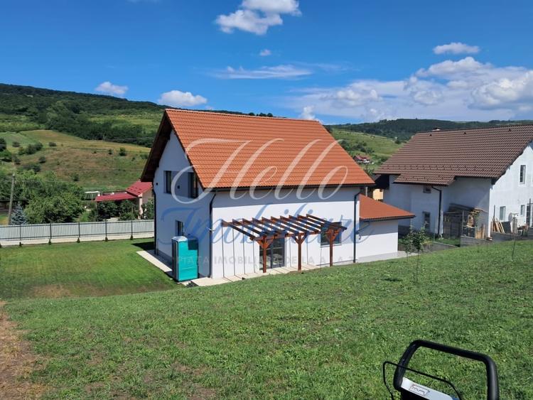 Casă individuală cu 5 camere cu Canalizare în Popești