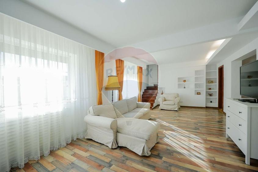 Casă individuală cu 4 camere cu Teren 500 Mp în Salca
