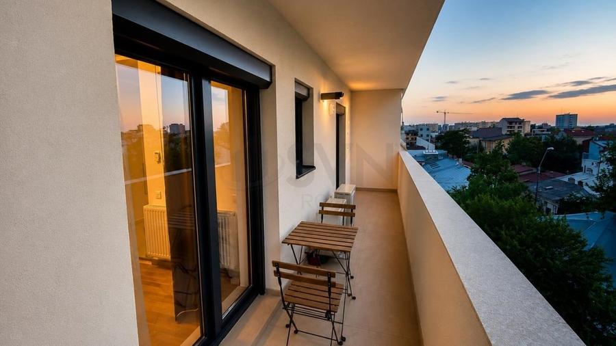 Apartament cu 2 camere semidecomandat, mobilat în Banu Manta