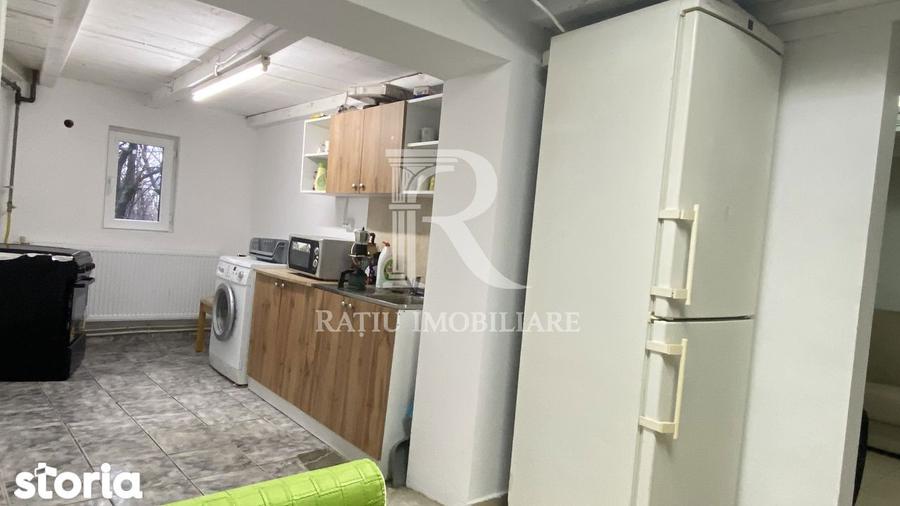 Casă cu 6 camere cu Teren 2582 Mp în Episcopia Bihorului